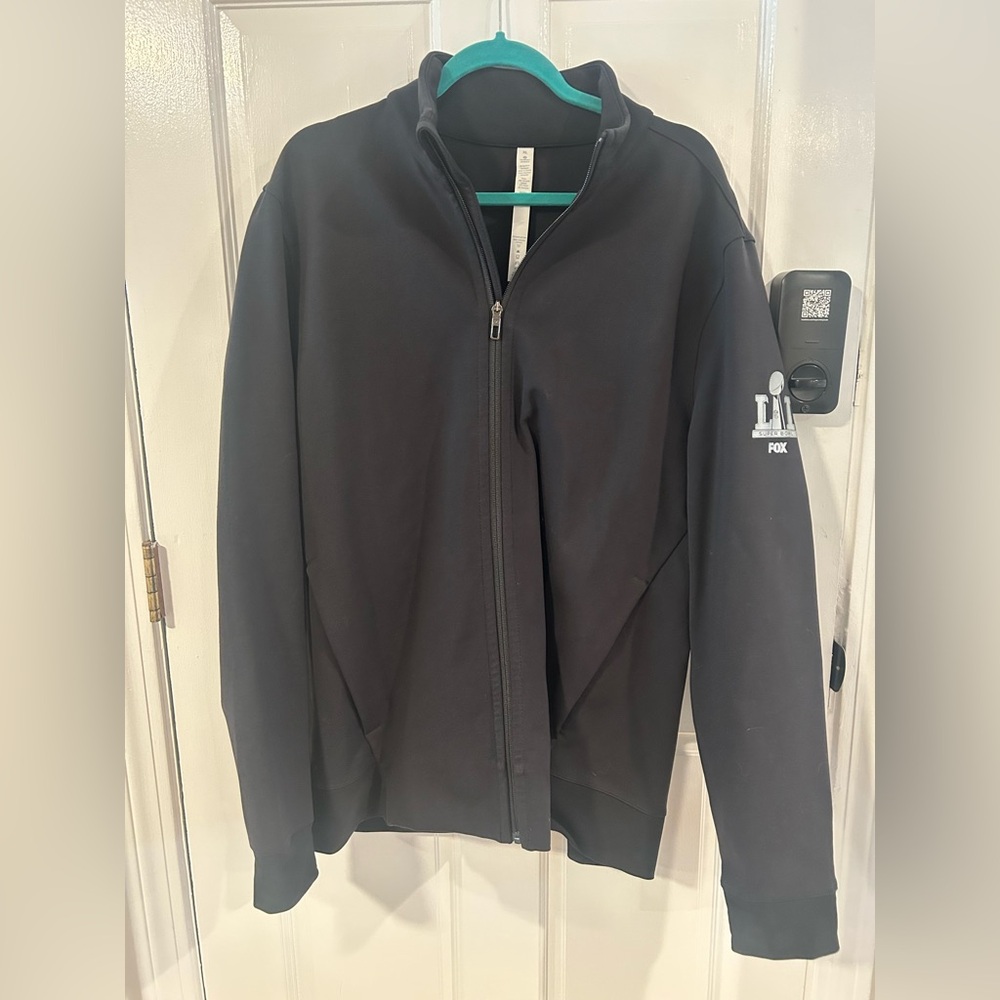 Lululemon Men’s Black Zip Up Jacket - Superbowl LI